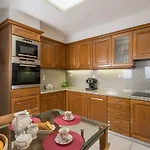 Vaggelio House