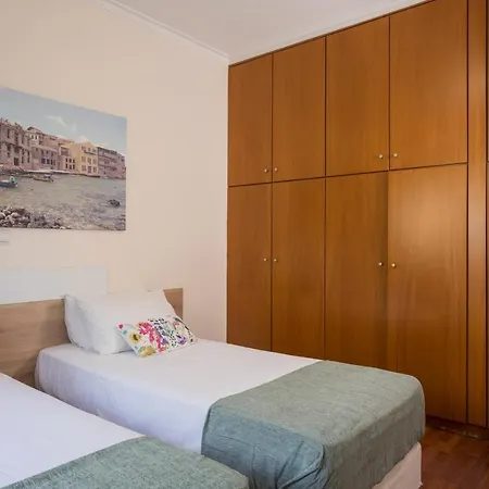 Vaggelio House *