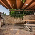 Vaggelio House *